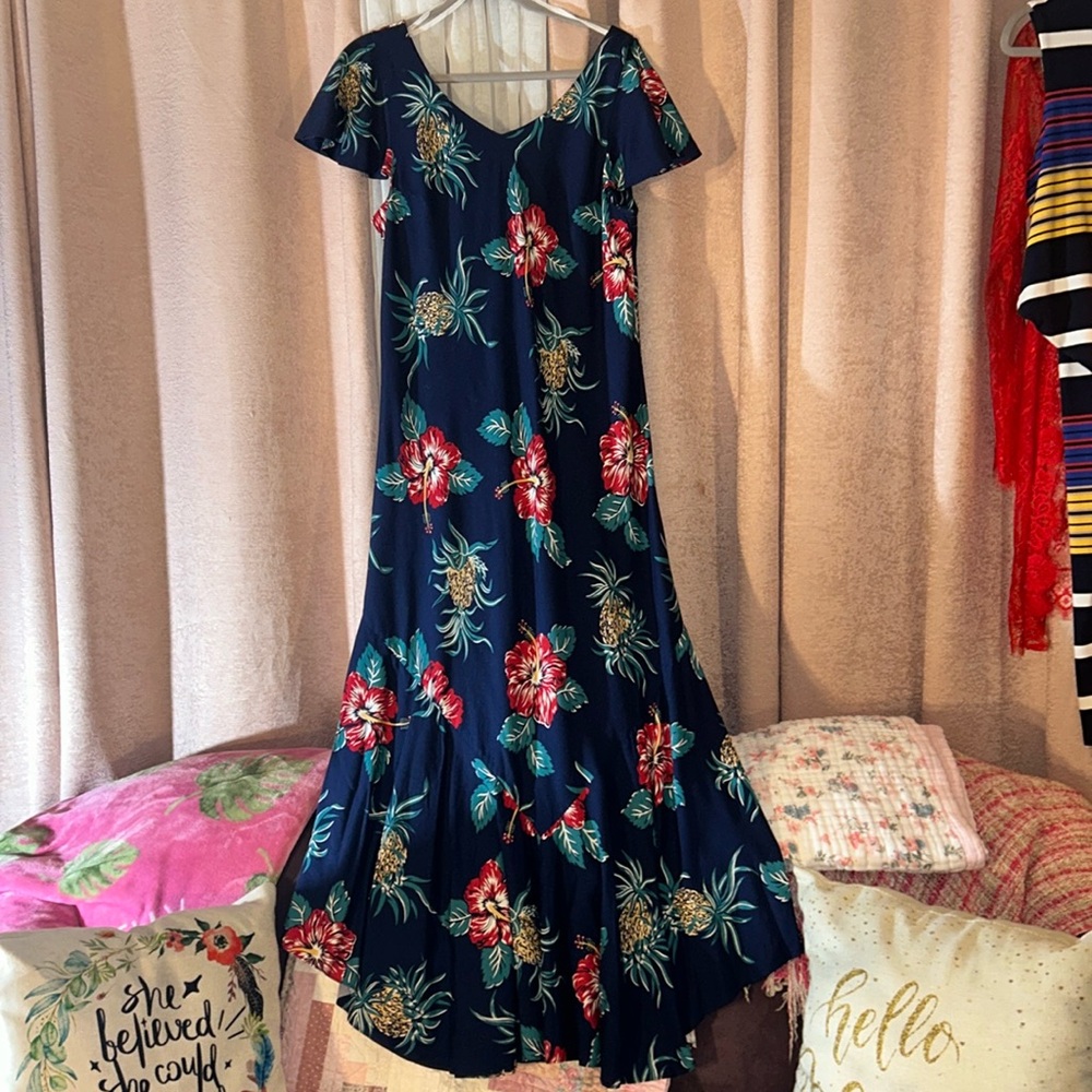Pau Hana Size L Floral Maxi Dress
